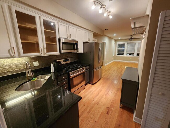 Kitchen - 3337 W Byron St