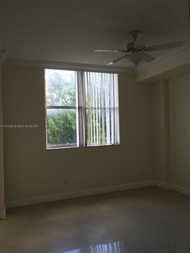 Foto del edificio - 1350 NW 8th Ct