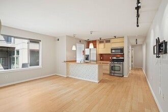 Building Photo - 1439 Chapin St NW