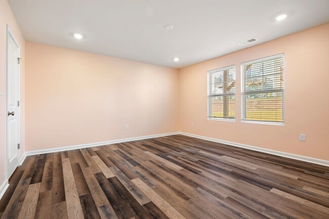 Building Photo - Beautiful 4-Bedroom Home Centrally Located in the Triangle!