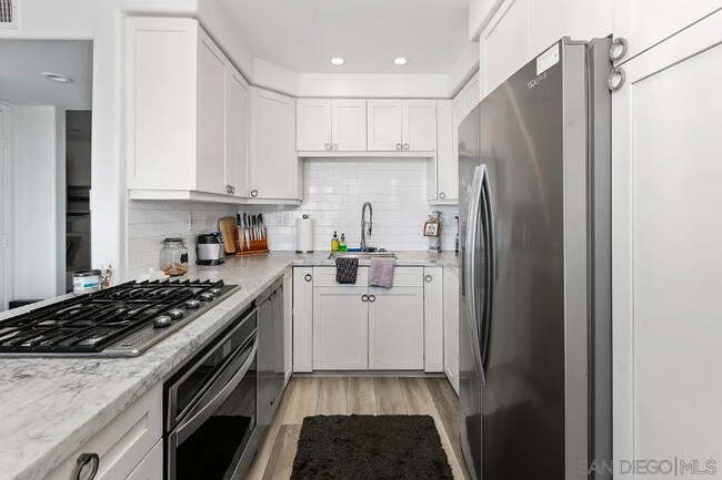 Building Photo - 721 Camino Del Mar