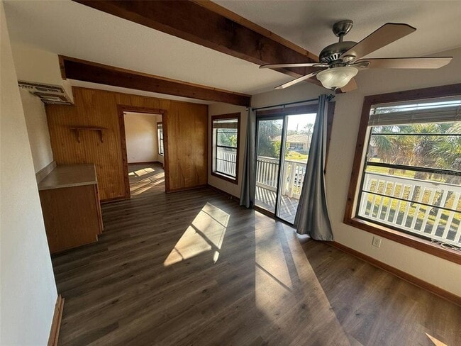 Foto del edificio - 18170 Lake Worth Blvd