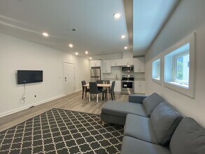 Building Photo - 317 N 41st St