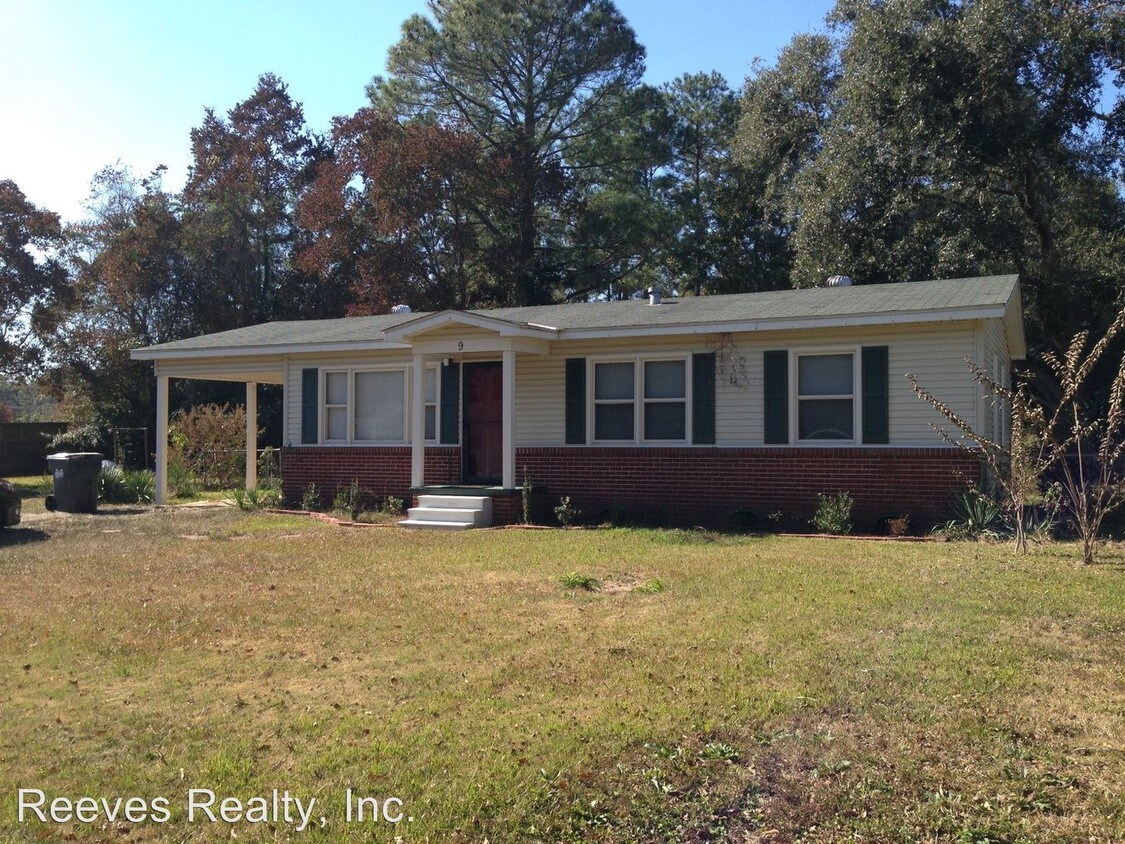 Primary Photo - 3 br, 1 bath House - 9 Elm Street