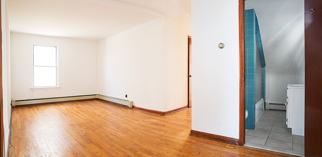 Primary Photo - 333 75th St