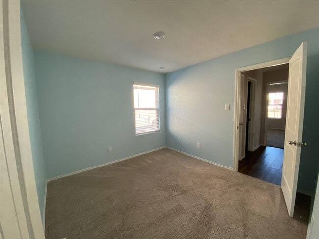Building Photo - 755 Mulberry Dr