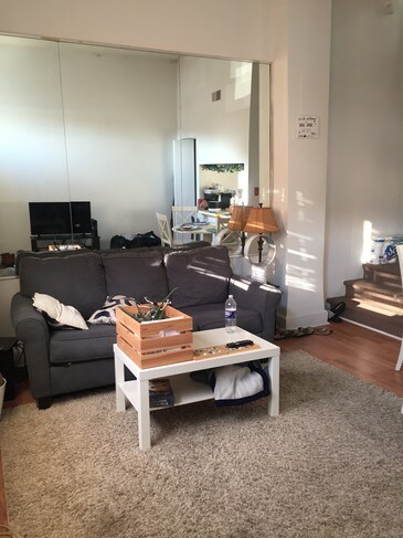 Living r - 321 N 19th St