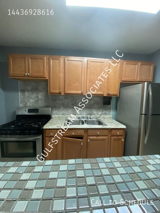 Foto del edificio - 3408 Royce Ave