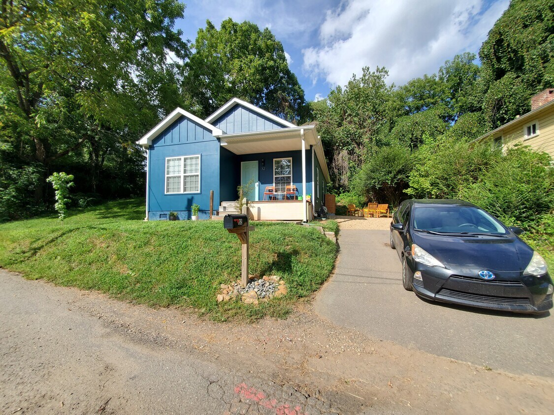 32 Clingman Pl, Asheville, NC 28801 House Rental in Asheville, NC