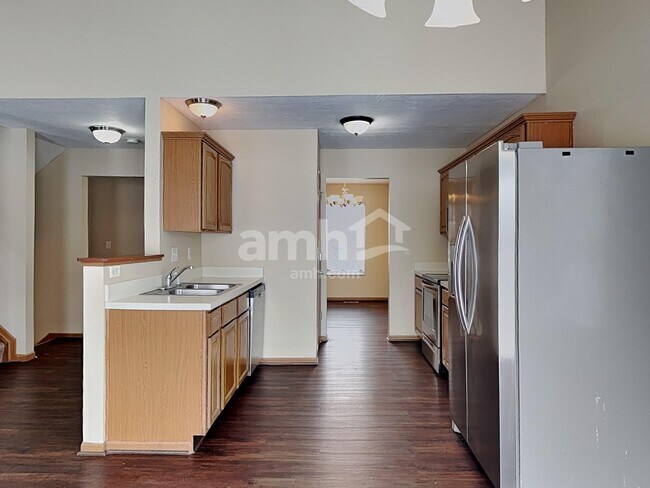 Foto del edificio - 8023 Crete Ln