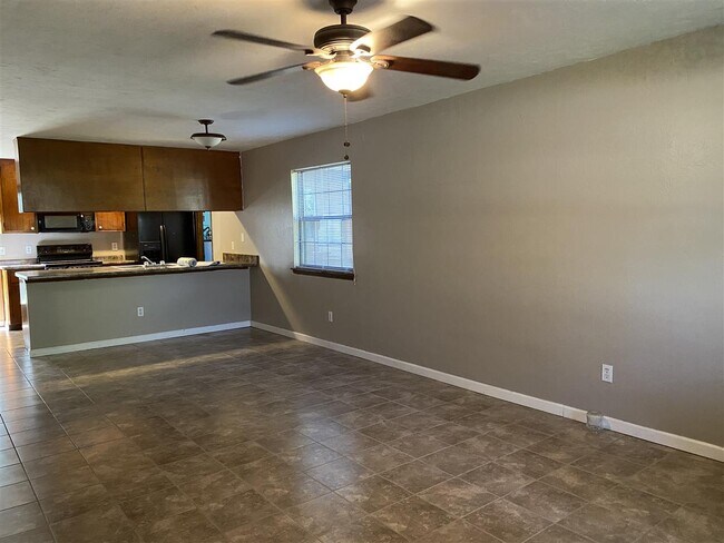 Building Photo - 2233 Mandrell Ct