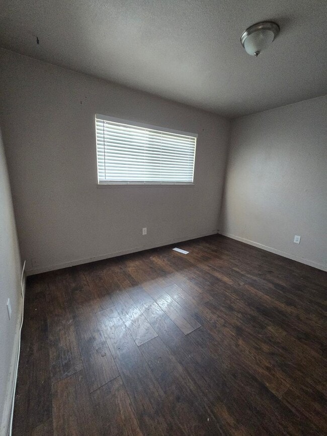 Building Photo - N Hamilton Ave