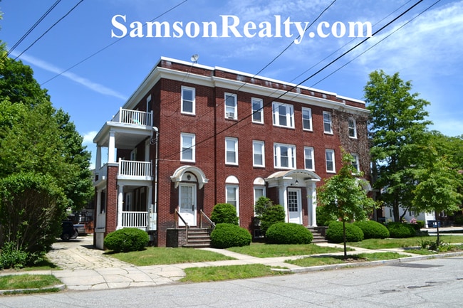 Building Photo - 136 Irving Ave