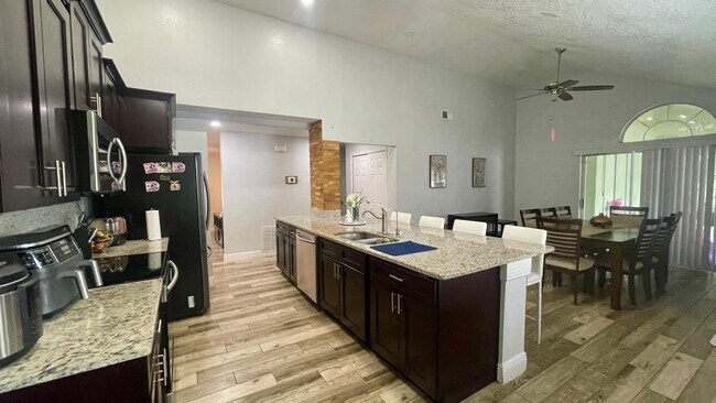 Foto del edificio - 1044 Nin St