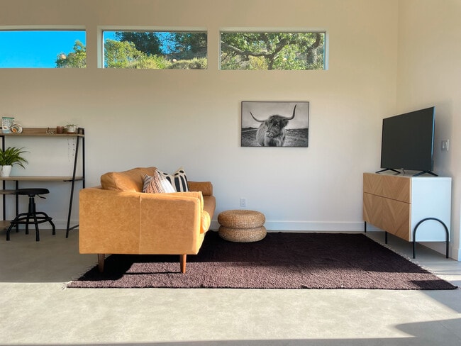 Building Photo - 2670 W Kelly Rd