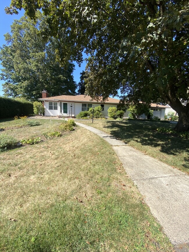 Building Photo - 36 Ridgecrest Rd