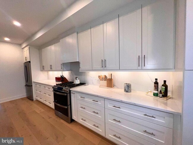 Foto del edificio - 986 Henry Ave