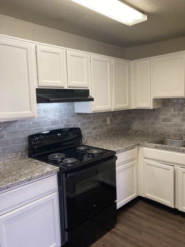 2BR, 1BA - 670SF - Tigua Village- All Utilities Included