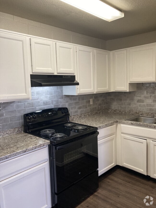 2BR, 1BA - 670SF - Tigua Village- Income Restricted