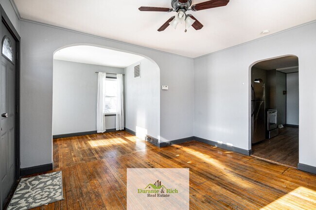 Foto del edificio - Adorable 2 Bedroom 1 Bath Single Family Ho...