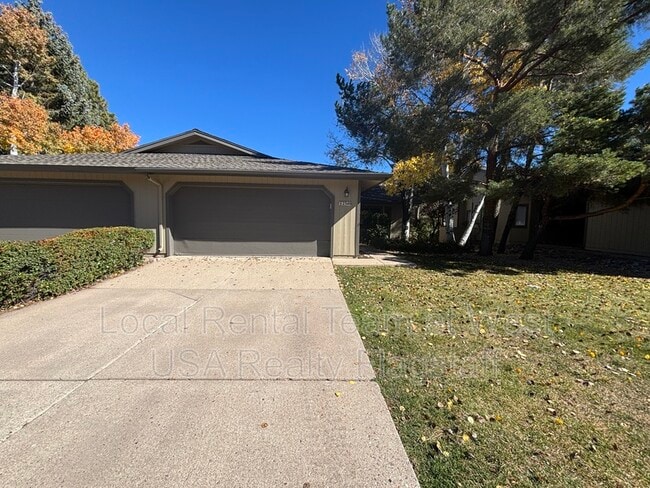 Building Photo - 2340 N Plateau Dr