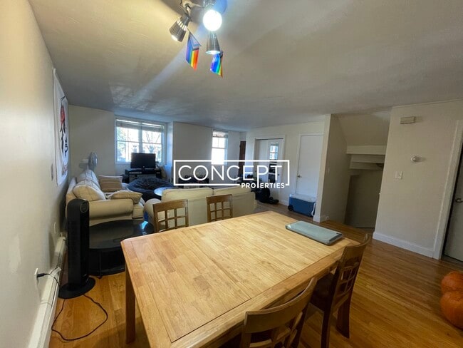 Building Photo - 1430 Tremont St