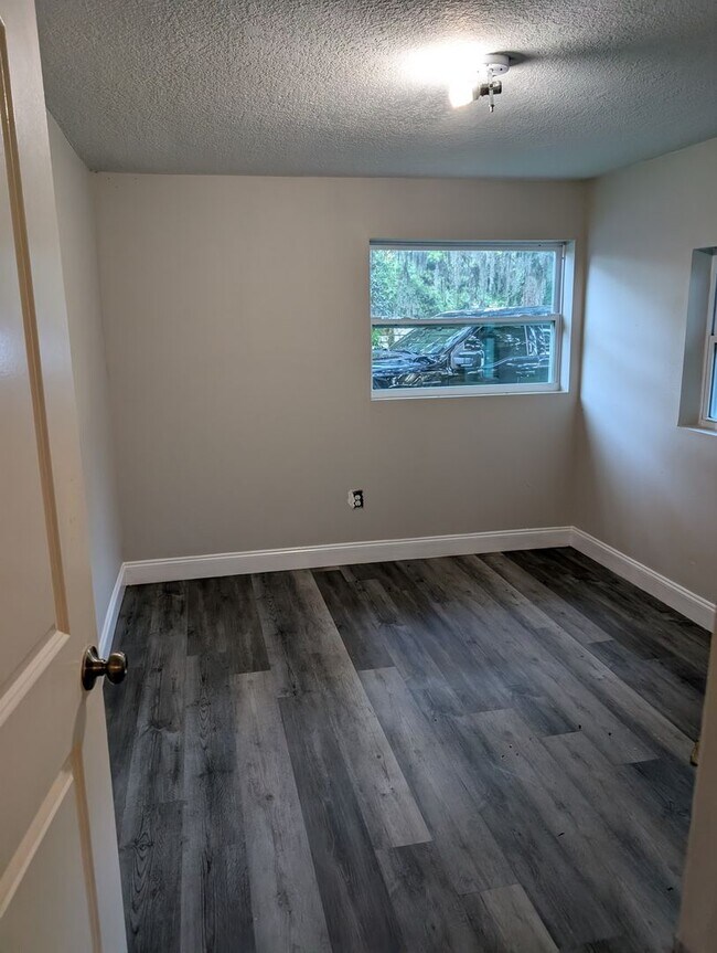 Foto del edificio - Renovated 3/2 in Oretega Farms