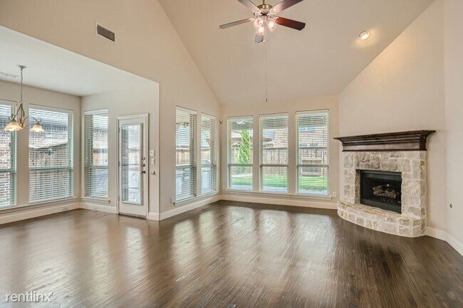 Building Photo - 4 br, 3.5 bath House - 3730 Wagon Wheel Wa...