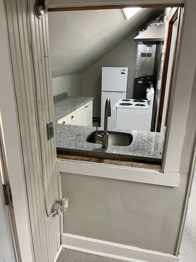 213 Kinsey Ave Unit Apt3, Cincinnati, OH 45219 Apartments in