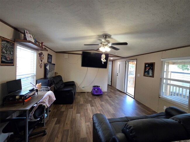 Building Photo - 2935 Calder Dr