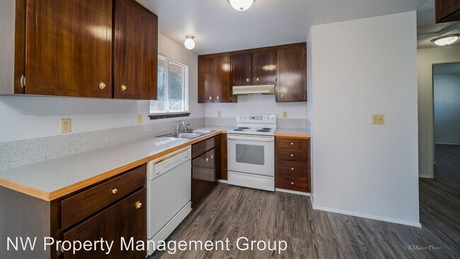 Foto del edificio - 10026 30th St NE