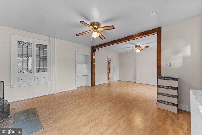 Foto del edificio - 158 W Butler Ave