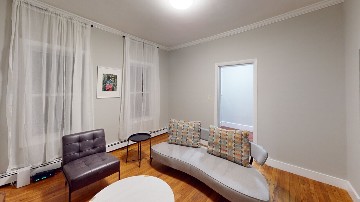 Photo - Private bedroom in 5 bed/2 bath Home