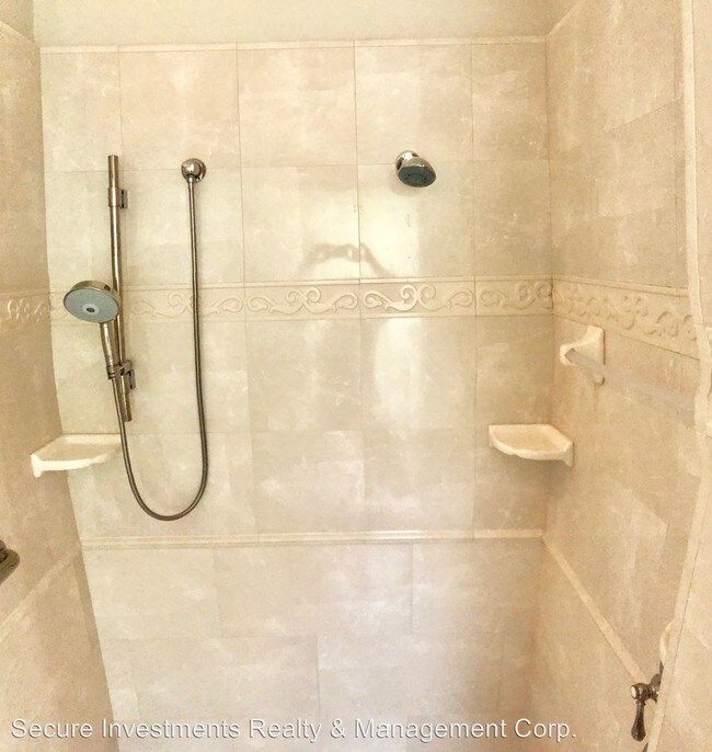 Foto del edificio - 6 br, 5.5 bath House - 6529 NW 50th lane