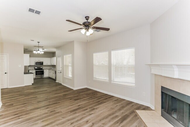 Building Photo - 1109 Hillwood Dr