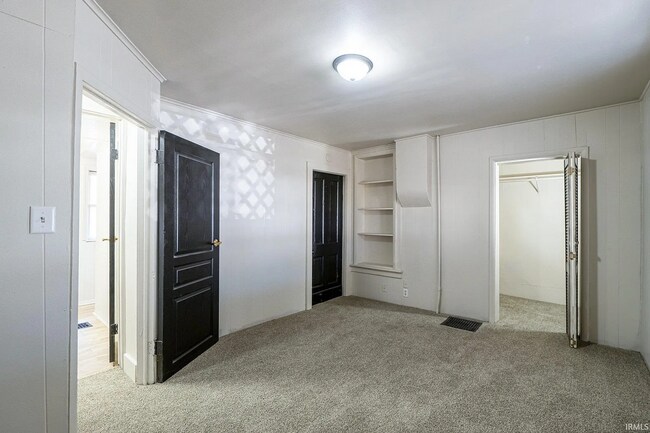 Building Photo - 3 bedroom available for immediate move i!