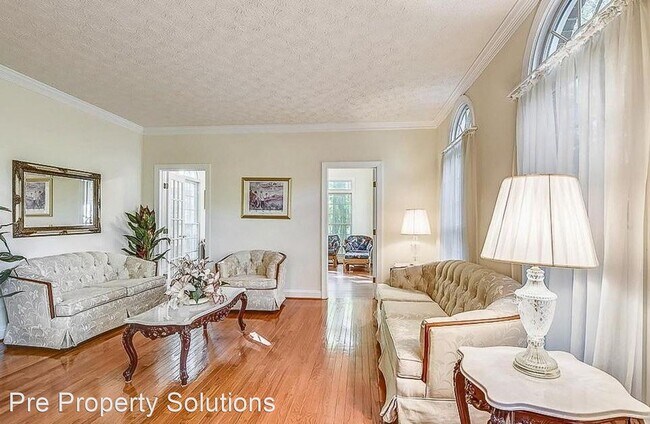 Foto del edificio - 5 br, 4 bath House - 3416 Burgh Lane