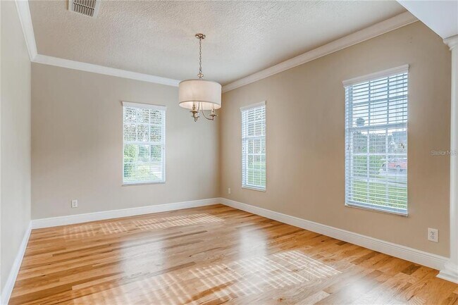 Foto del edificio - 730 Oak Shadows Rd