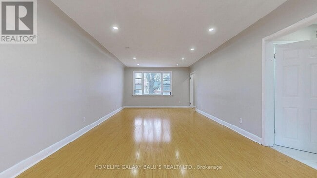 Building Photo - 273 Dumfries Ave