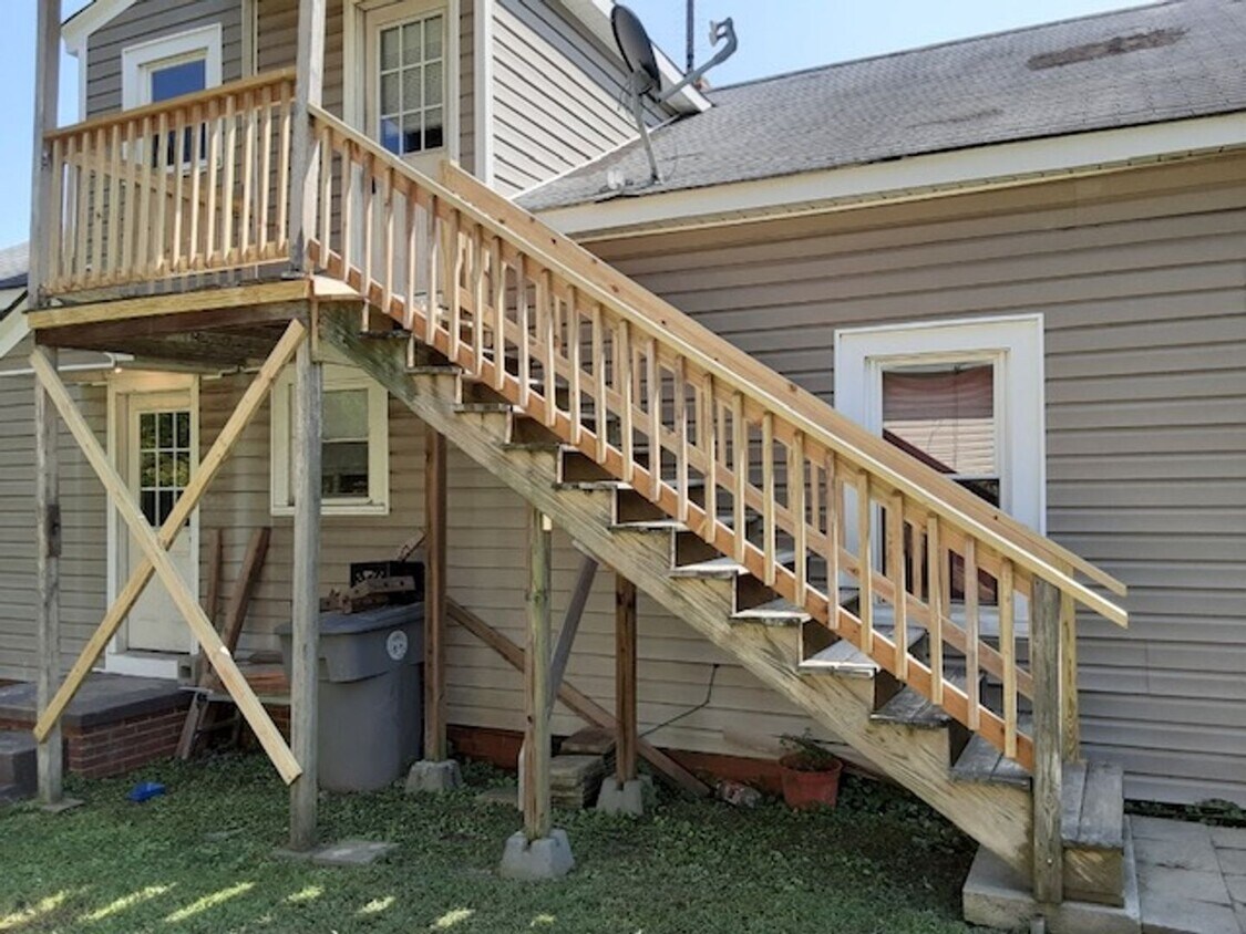 Primary Photo - 243 E Kivett Street