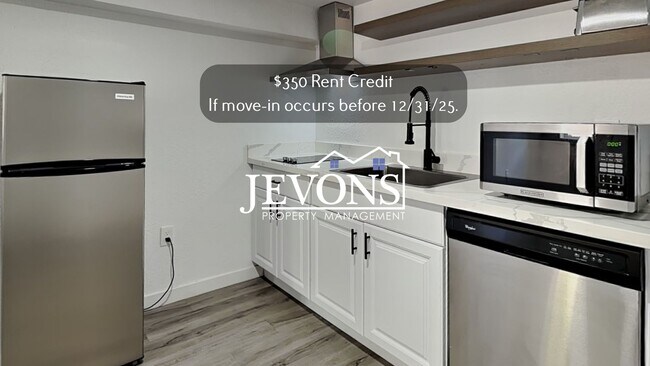 Foto del edificio - 630 N Skyline Dr