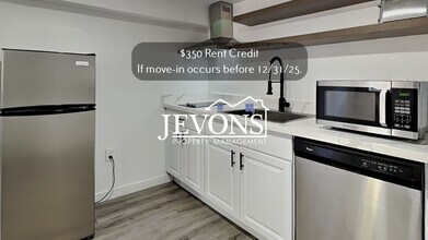 Building Photo - 630 N Skyline Dr