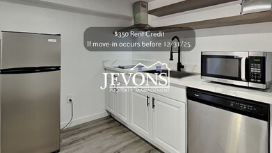 Building Photo - 630 N Skyline Dr