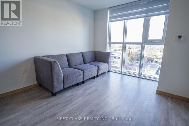 Photo du bâtiment - 3445 Sheppard Ave E