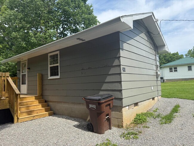 Building Photo - 265 S Property Rd