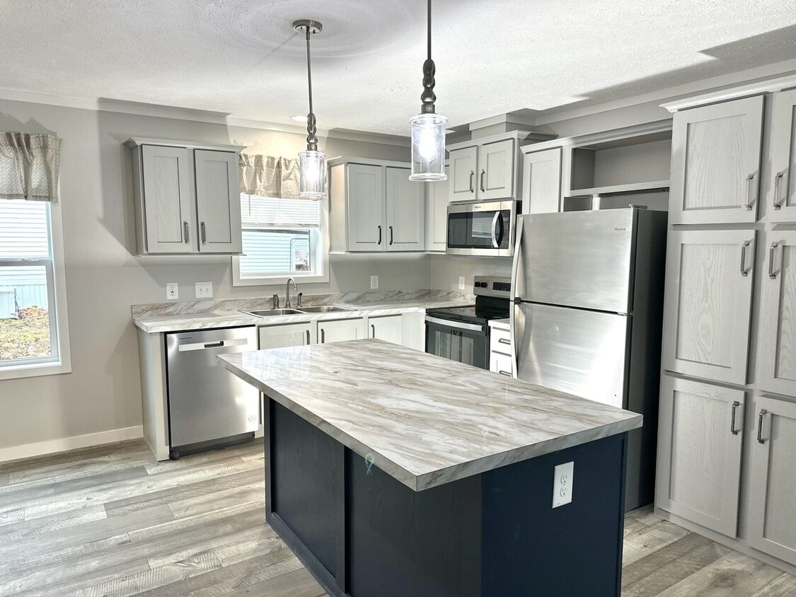Primary Photo - Single Family 3 Bedroom House for Rent @ H...