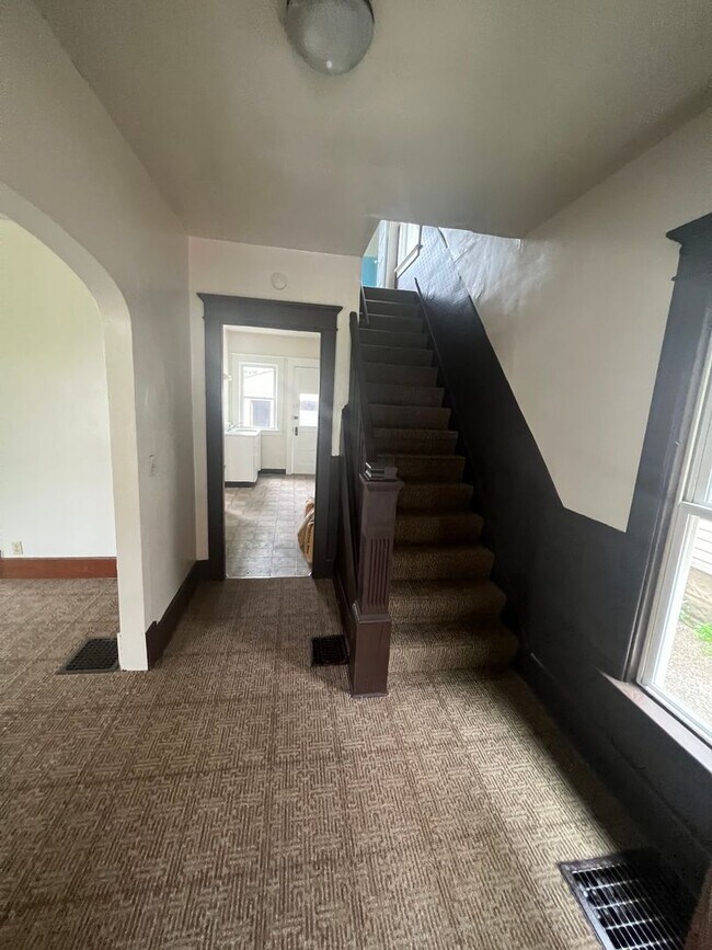 Foto del edificio - Large 4 Bedroom House