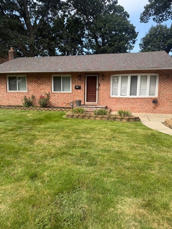 Building Photo - 958 Laurel Pl