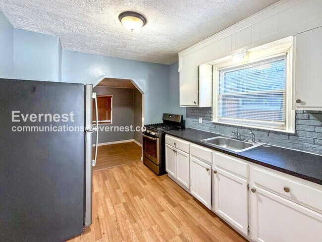 Foto del edificio - 18251 Brady St