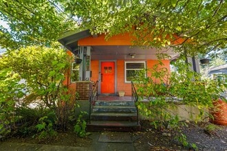Building Photo - 809 NE 71st St
